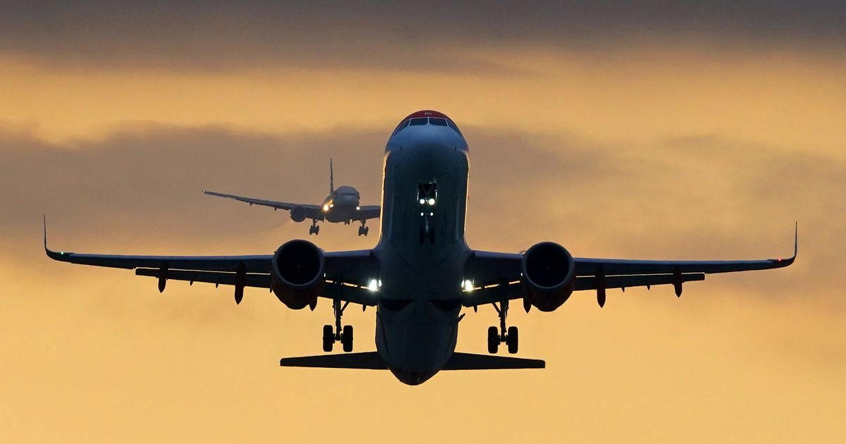 imported-skynews-airplane-plane-aircraft_7262822.jpg