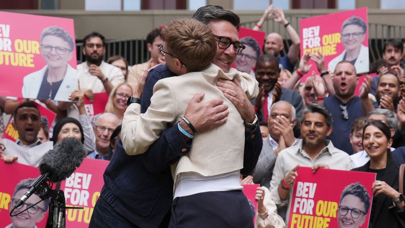 imported-skynews-bev-craig-andy-burnham_7311780.jpg