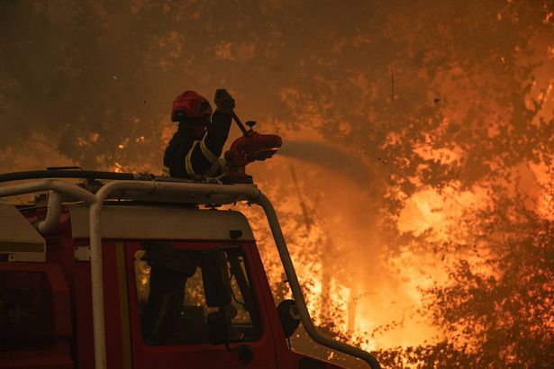 imported-0_TOPSHOT-FRANCE-ENVIRONMENT-CLIMATE-WEATHER-WILDFIRE.jpg