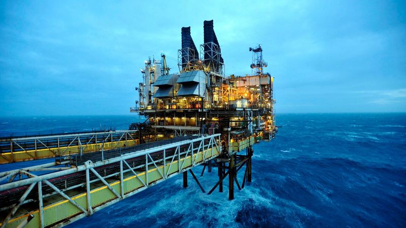 imported-skynews-north-sea-oil-drilling_5496902.jpg