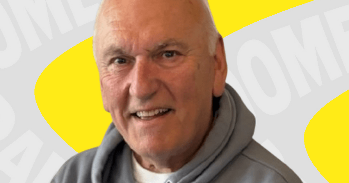 Boomerang Peter Tee.png