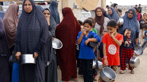 imported-skynews-gaza-palestinians-food_7380782.jpg