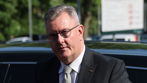 imported-skynews-sir-jeffrey-donaldson_7260590.jpg