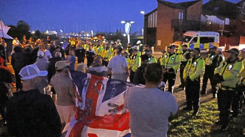 imported-skynews-migrants-gosport_7368446.jpg