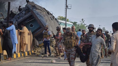 imported-skynews-train-bombing-pakistan_7256957.jpg