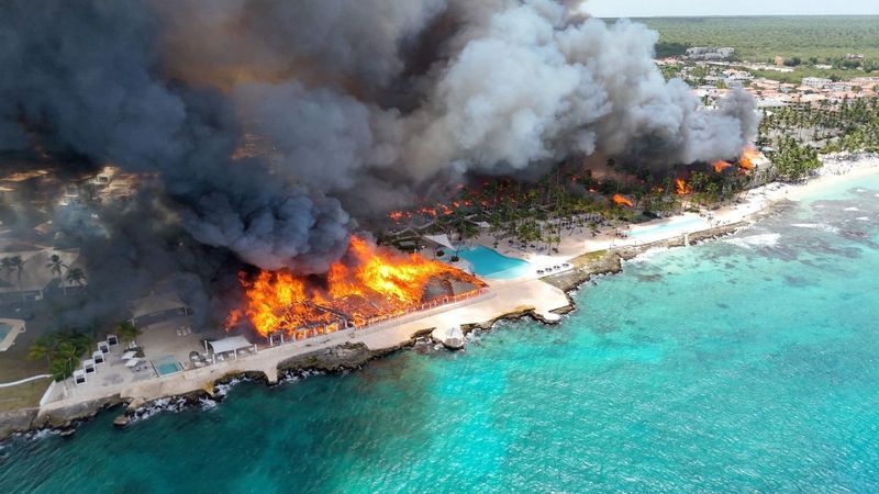 imported-skynews-domincan-fire_7278323.jpg