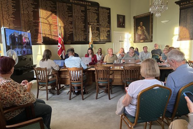 imported-0_Huntingdon-Town-Council-meeting-in-Huntingdon-Town-Hall.jpg