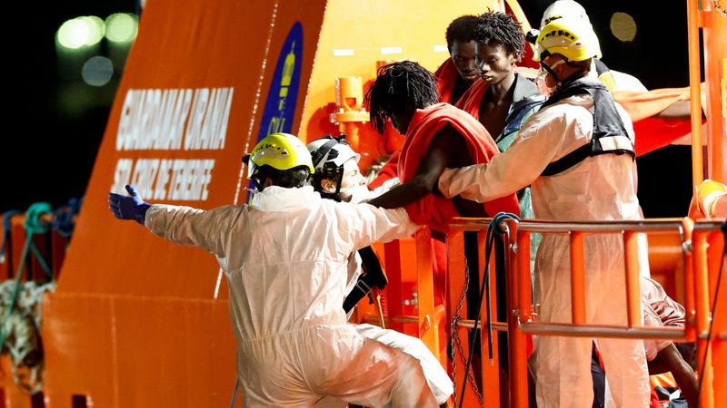 imported-skynews-migrant-canaria-boat_7339773.jpg