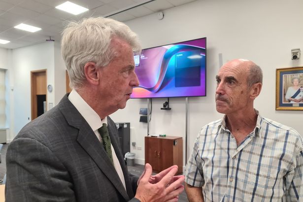 imported-0_Lord-Andrew-Lansley-left-speaks-to-Paul-Boothman-right.jpg