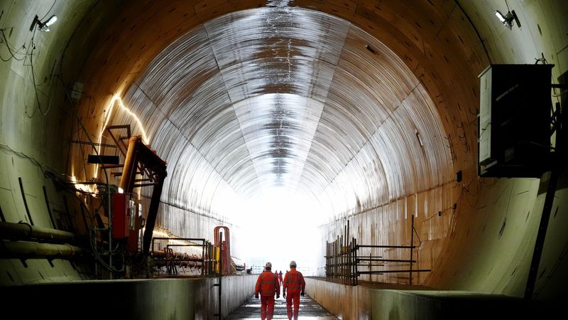 imported-skynews-hs2-rail-line-rail-project_7253312.jpg