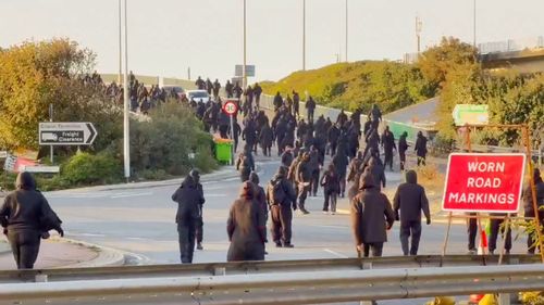 imported-skynews-dover-protest-dover_7341583.jpg