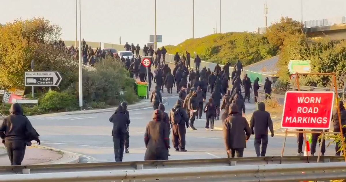 imported-skynews-dover-protest-dover_7341583.jpg