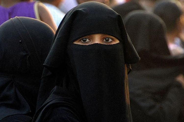 imported-girl-muslim-dress-woman-c41f43.jpg