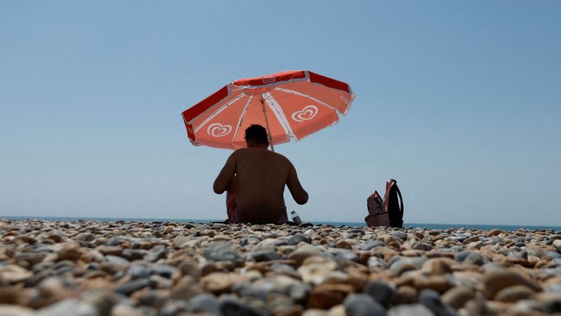 imported-skynews-heatwave-brighton-beach_6180757.jpg