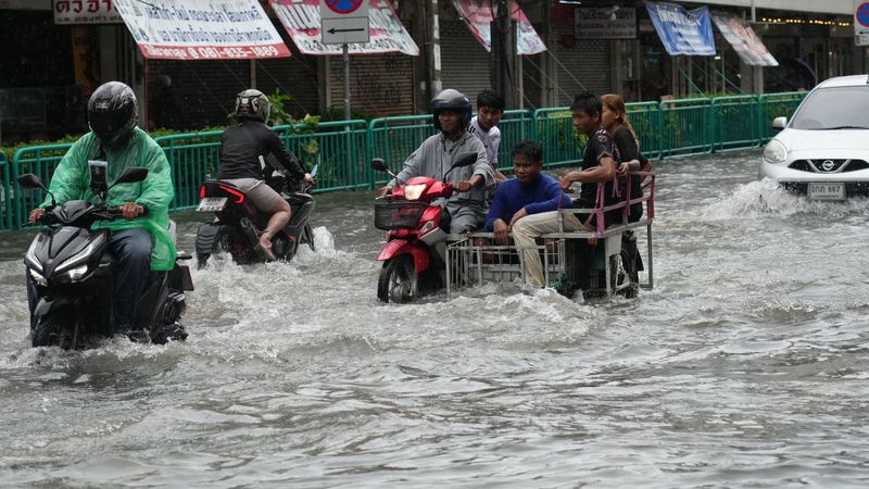 imported-skynews-thailand-bangkok-flooded_7361590.jpg