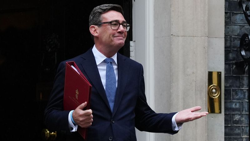 imported-skynews-andy-burnham-downing-street_7338602.jpg