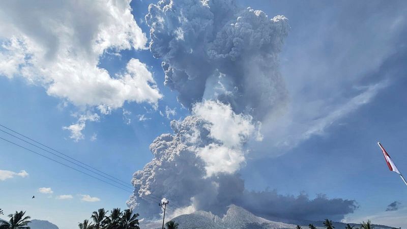 imported-skynews-mount-lewotobi-laki-laki_6959132.jpg