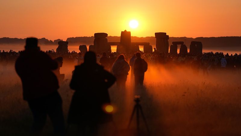 imported-skynews-stonehenge-solstice_6587083.jpg
