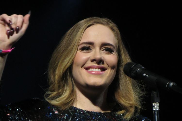 imported-Adele_-_Live_2016,_Glasgow_SSE_Hydro_03-059be2.jpg