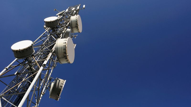 imported-skynews-phone-mast-money_7220583.jpg