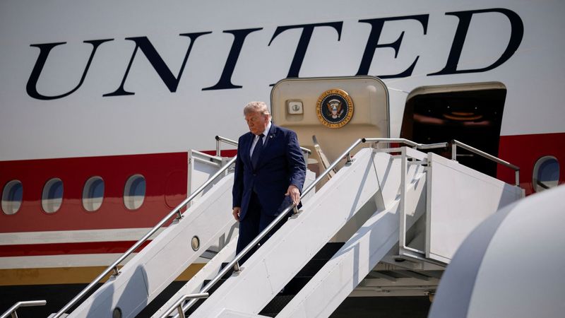 imported-skynews-donald-trump-air-force-one_7302888.jpg