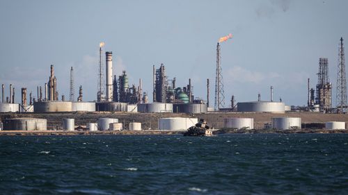 imported-skynews-venezuela-oil-refinery_7334261.jpg