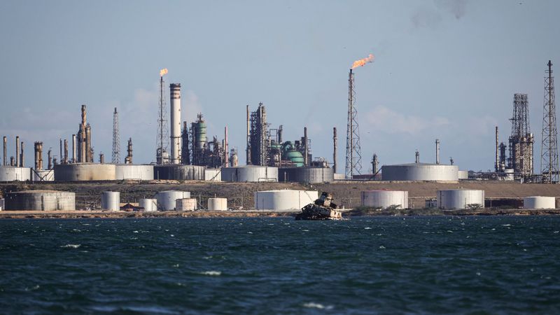 imported-skynews-venezuela-oil-refinery_7334261.jpg