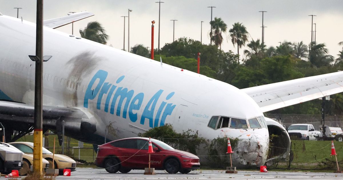 imported-skynews-plane-miami_7344757.jpg