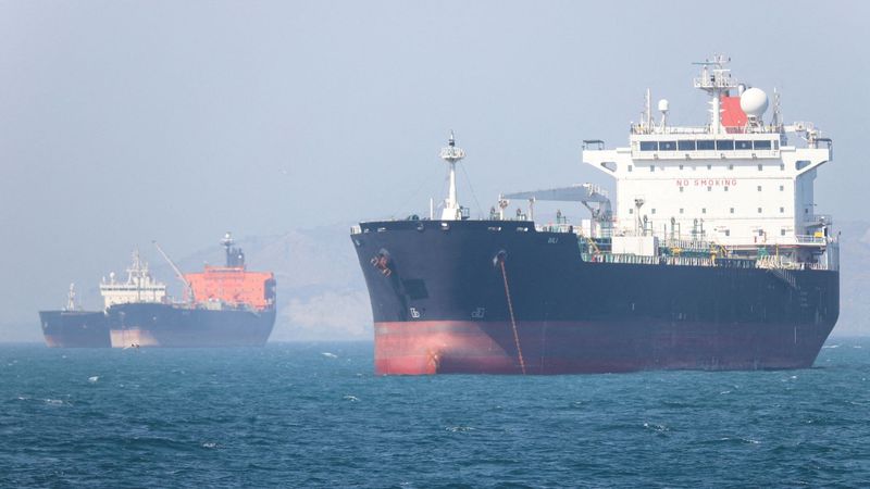 imported-skynews-strait-of-hormuz-ships_7240136.jpg