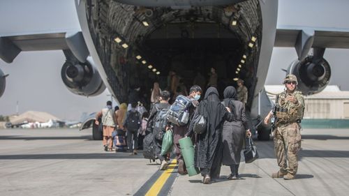 imported-skynews-afghans-plane-evacaution_7309731.jpg