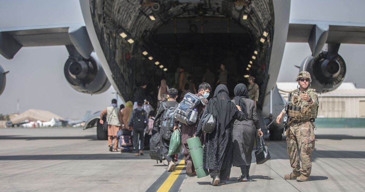 imported-skynews-afghans-plane-evacaution_7309731.jpg