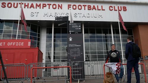imported-sky-southampton-fans_7254264.jpg