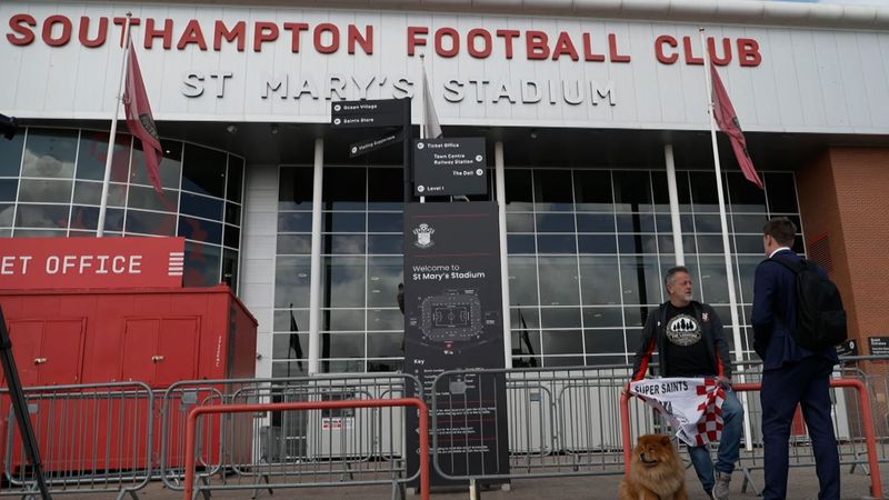 imported-sky-southampton-fans_7254264.jpg