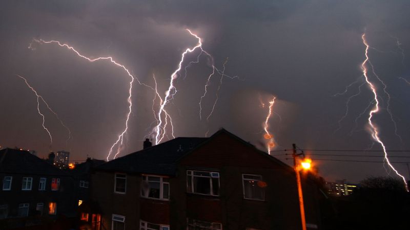 imported-skynews-thunder-thunderstorm_6955073.jpg