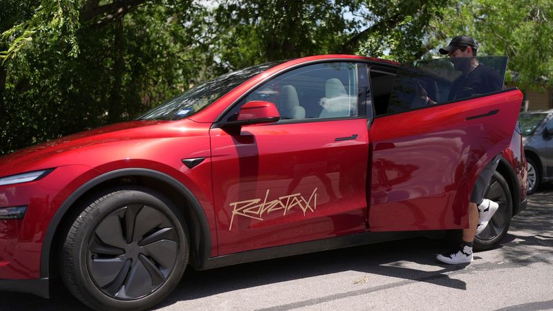 imported-skynews-tesla-robotaxi_6950024.jpg