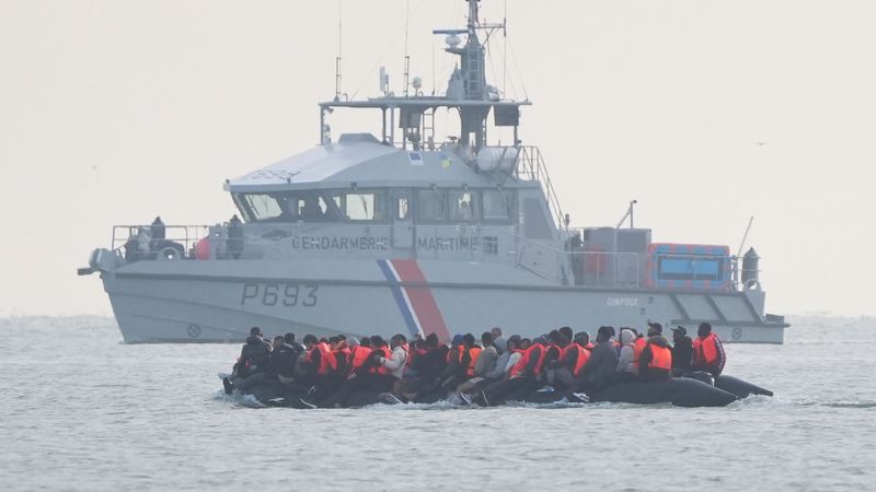 imported-skynews-migrants-english-channel_7008585.jpg