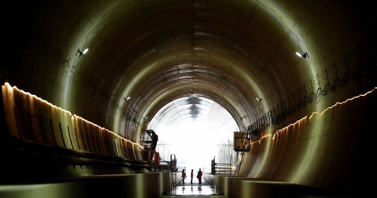 imported-skynews-hs2-staff-rail-line_7253295.jpg