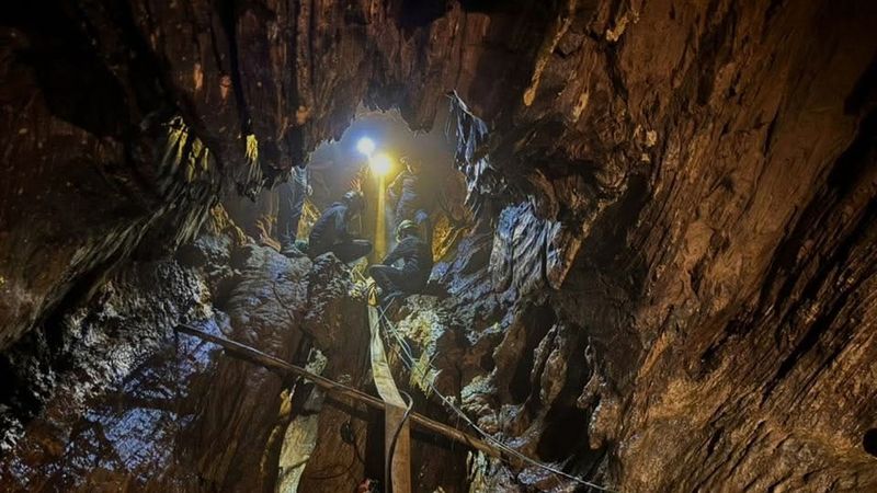 imported-skynews-laos-cave-rescue_7262061.jpg