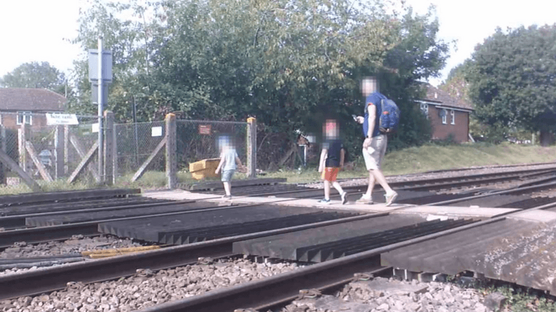 imported-skynews-crossings-railway-network-rail_6901868.png