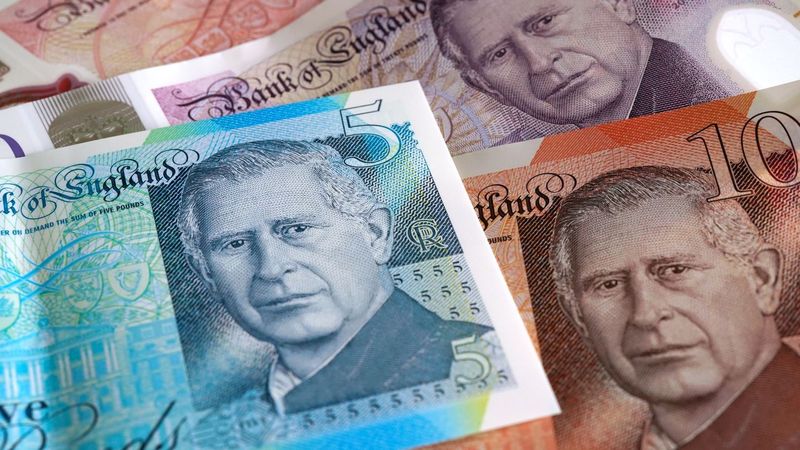 imported-skynews-spending-notes-banknotes_6938843.jpg
