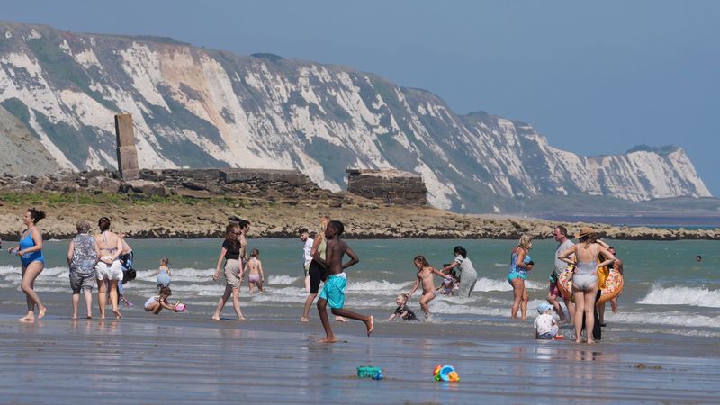 imported-skynews-sunny-sands-kent-weather_7299766.jpg