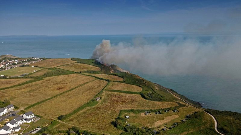 imported-skynews-wildfire-wales_7305004.jpg
