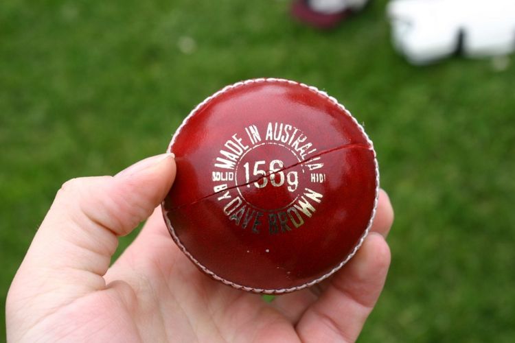 imported-Cricket-ball-red-madeinaustralia-5e5de8.jpg