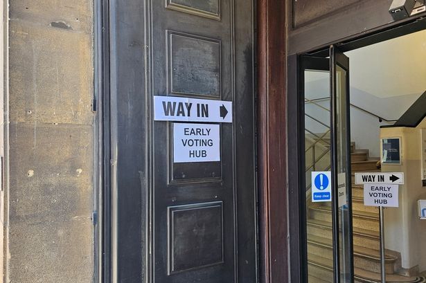 imported-0_Early-voting-sign-at-The-Guildhall-Cambridge.jpg