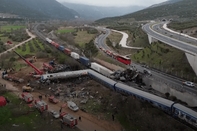 imported-greek%20train%20crash-f0ade4.png