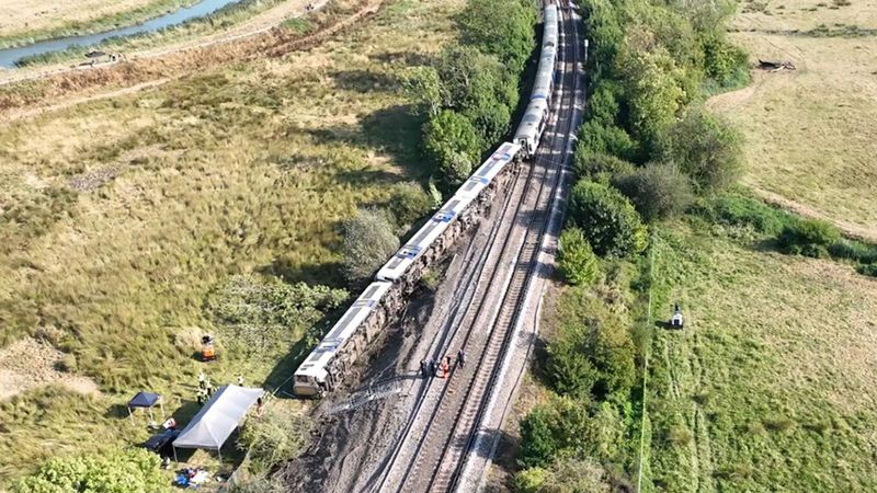 imported-skynews-lewes-train-derailment_7325662.jpg