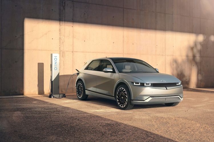imported-car-38b9e7.jpeg
