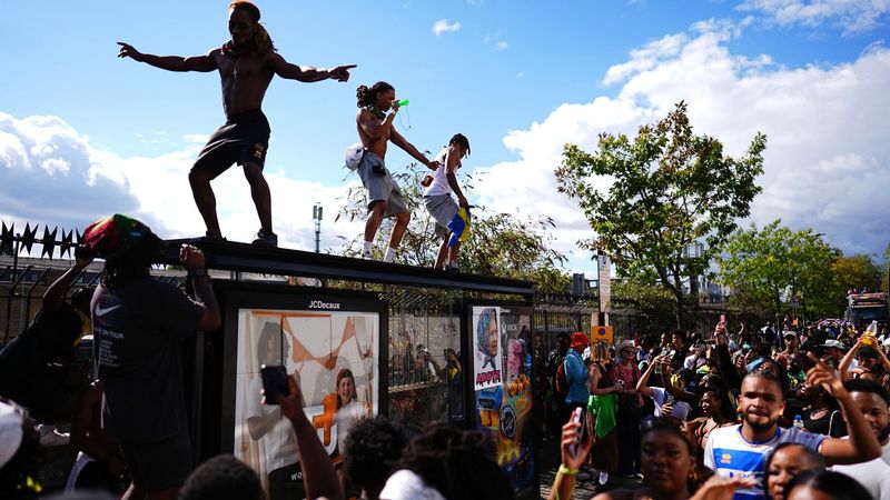 imported-skynews-carnival-notting-hill_7336670.jpg