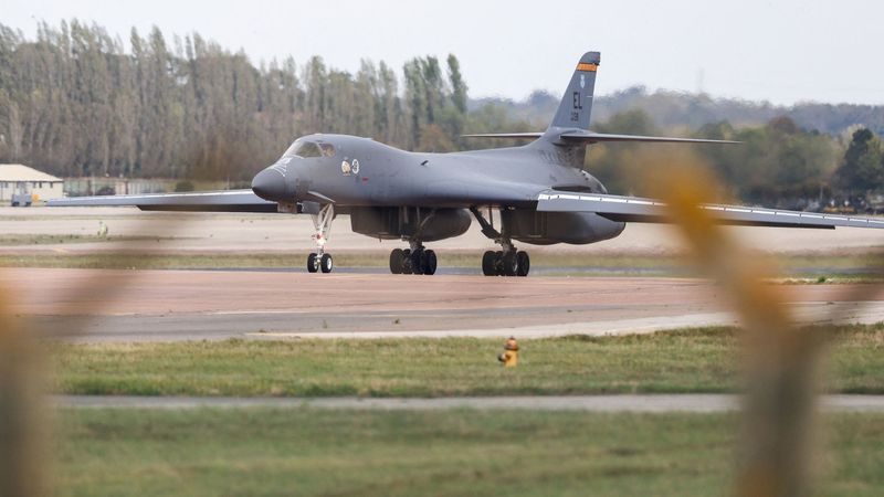 imported-skynews-b1b-fairford-raf_7364015.jpg