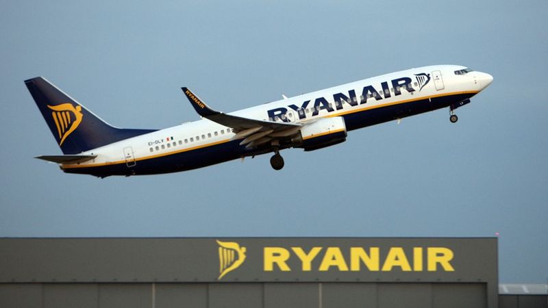 imported-skynews-ryanair-plane_6730416.jpg